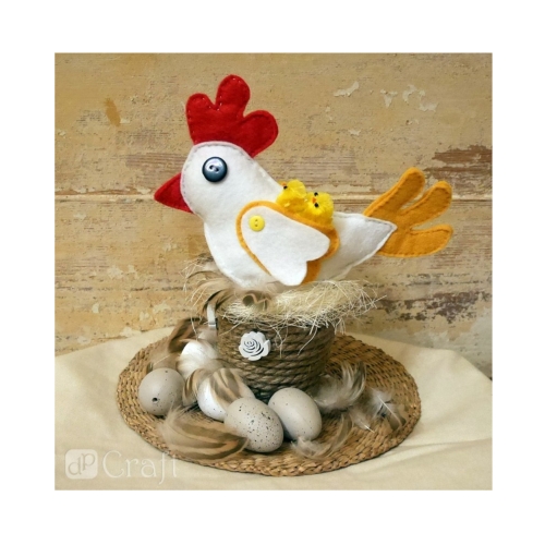 Jajka przepiórcze z piórkami białe