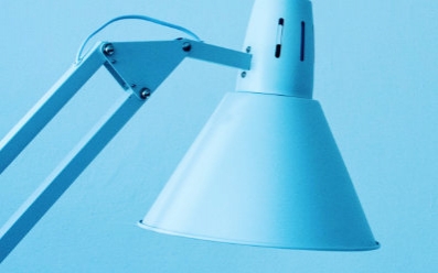 Prawidłowe oświetlenie biurka - 7 porad