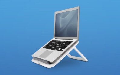 Podstawa pod laptopa - czy warto z niej korzystać?